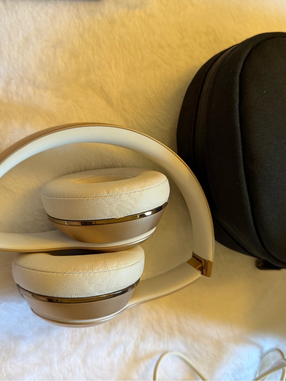 Beats by Dre beatssolo3 wireless headphones - Picture 3 of 10